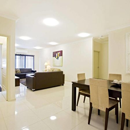 פנריט Astina Serviced Apartments - Central מראה חיצוני תמונה