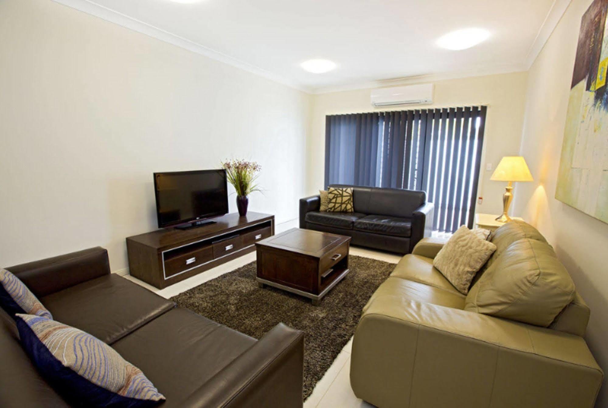 פנריט Astina Serviced Apartments - Central מראה חיצוני תמונה