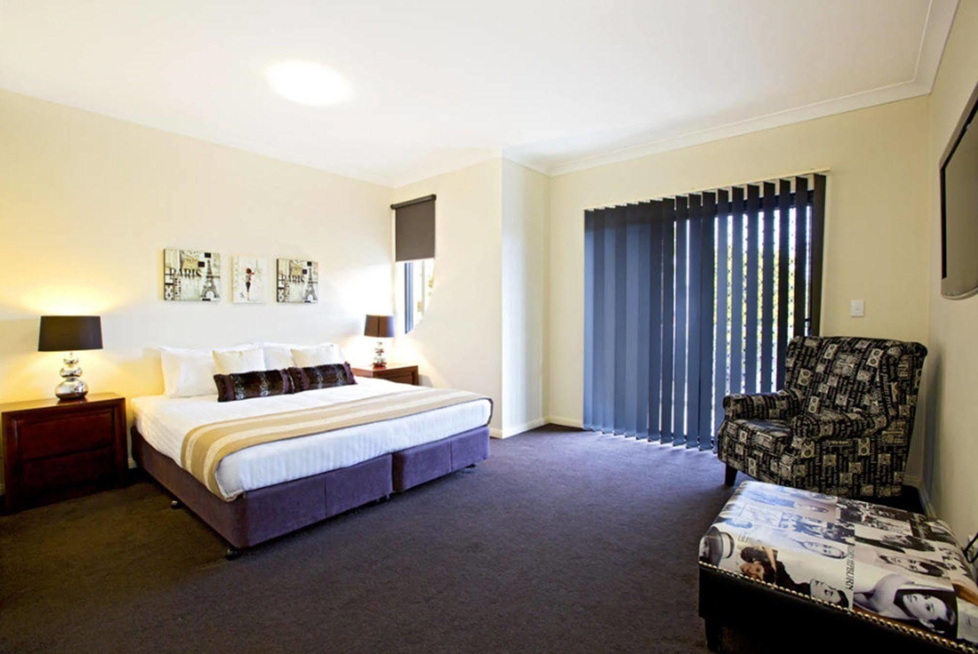 פנריט Astina Serviced Apartments - Central מראה חיצוני תמונה