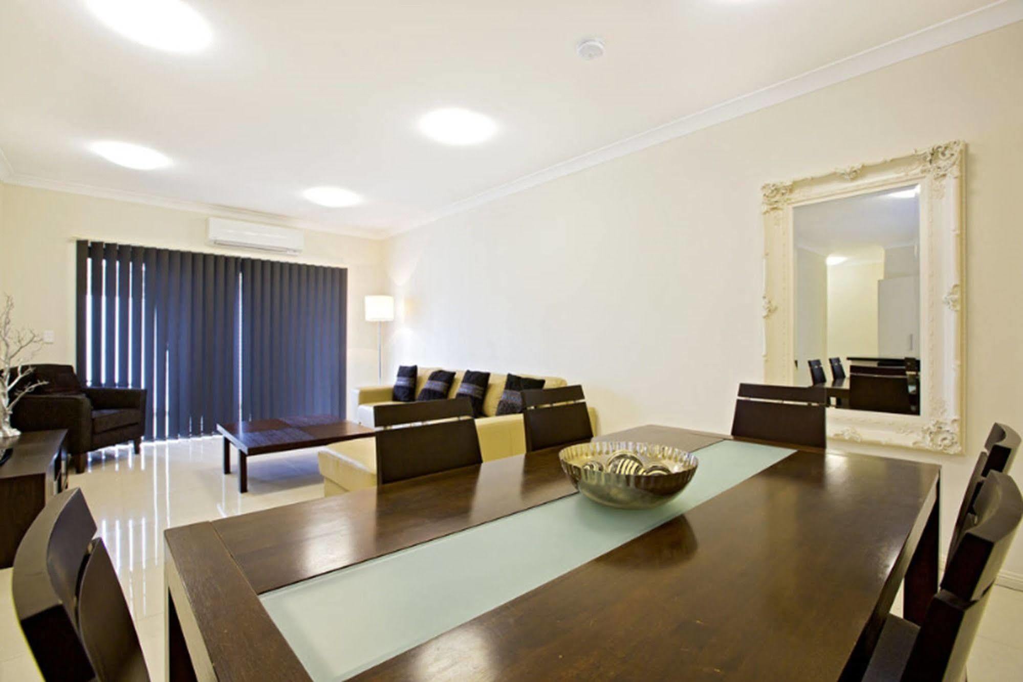פנריט Astina Serviced Apartments - Central מראה חיצוני תמונה