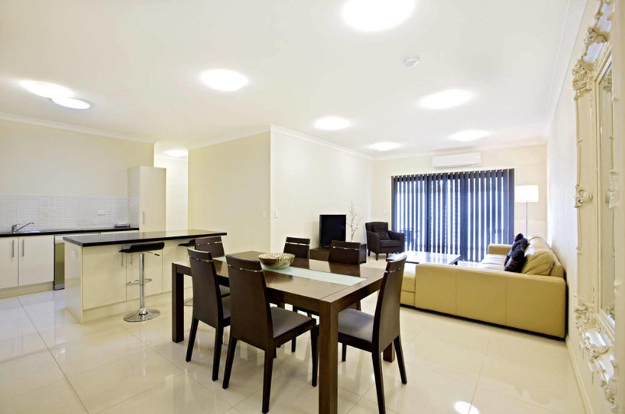 פנריט Astina Serviced Apartments - Central מראה חיצוני תמונה