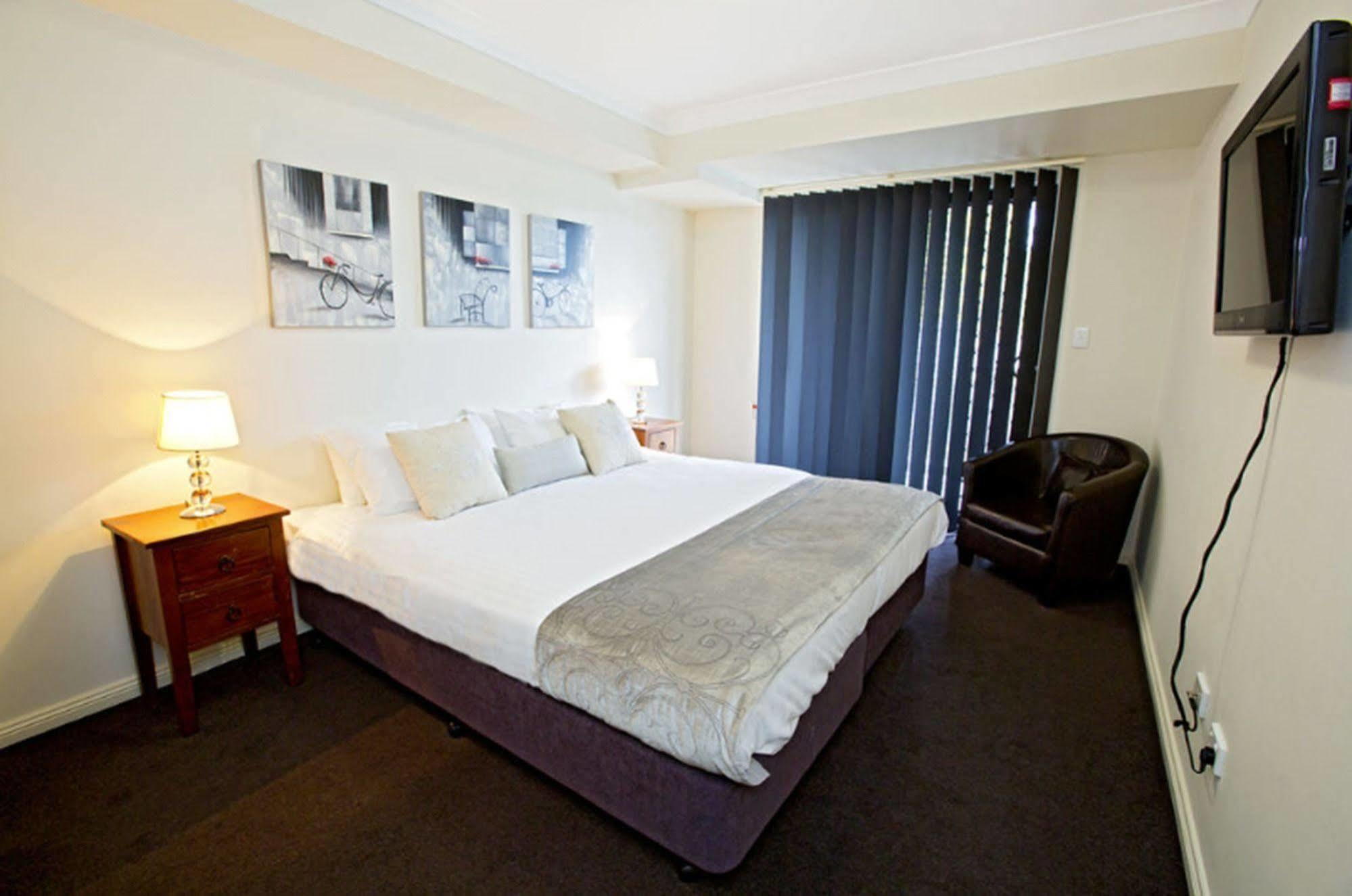 פנריט Astina Serviced Apartments - Central מראה חיצוני תמונה