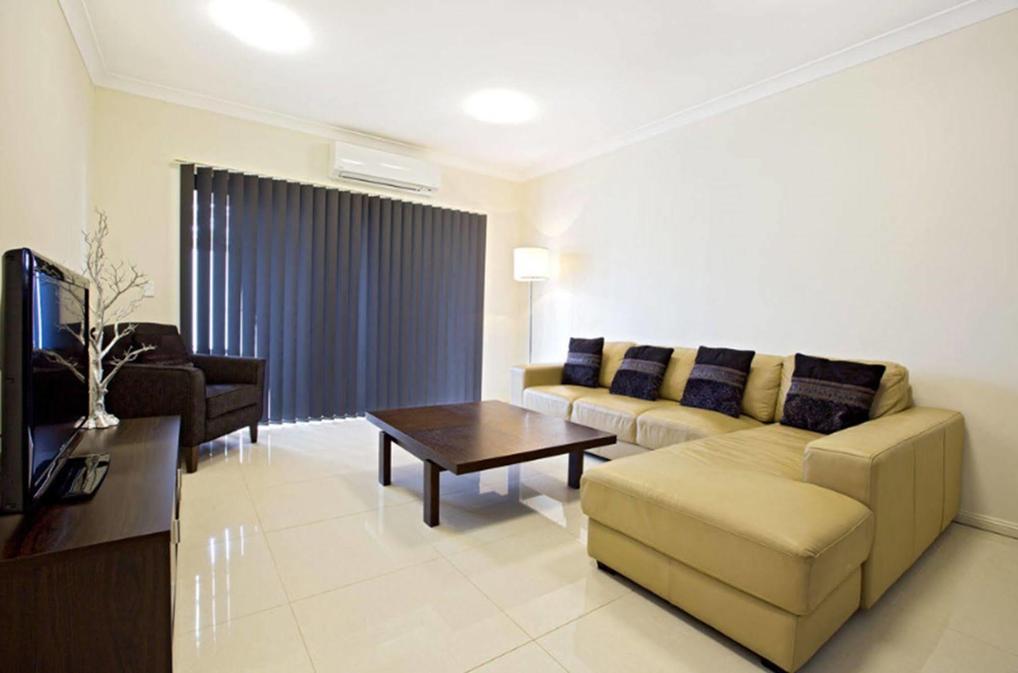 פנריט Astina Serviced Apartments - Central מראה חיצוני תמונה